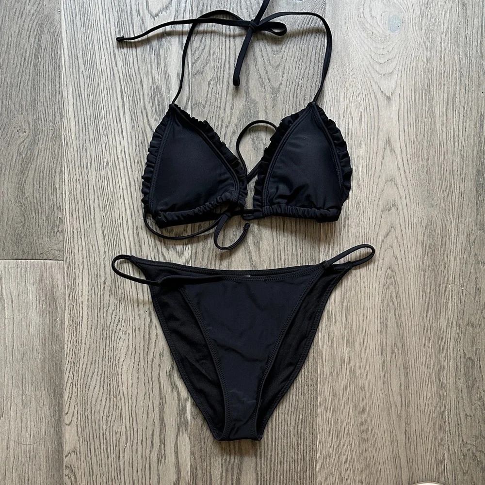 NWOT Black Classic Ruffle Bikini Set
